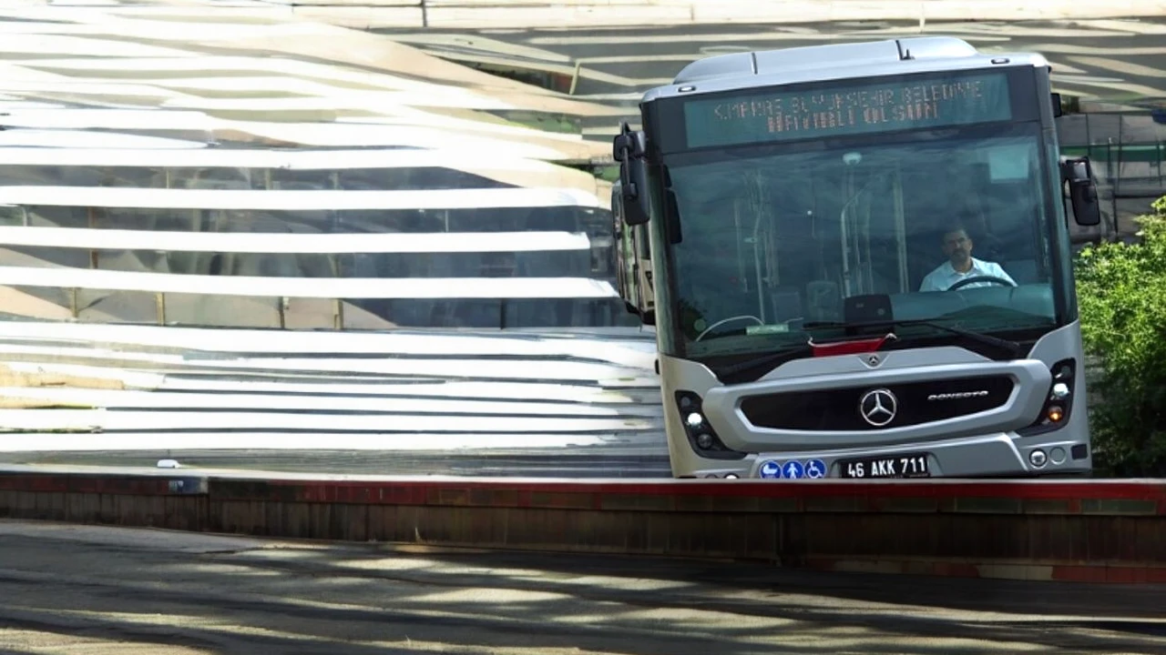 Kahramanmaraş'ta Yollara Çıkan Yenilikçi Otobüsler Trafiği Canlandırdı