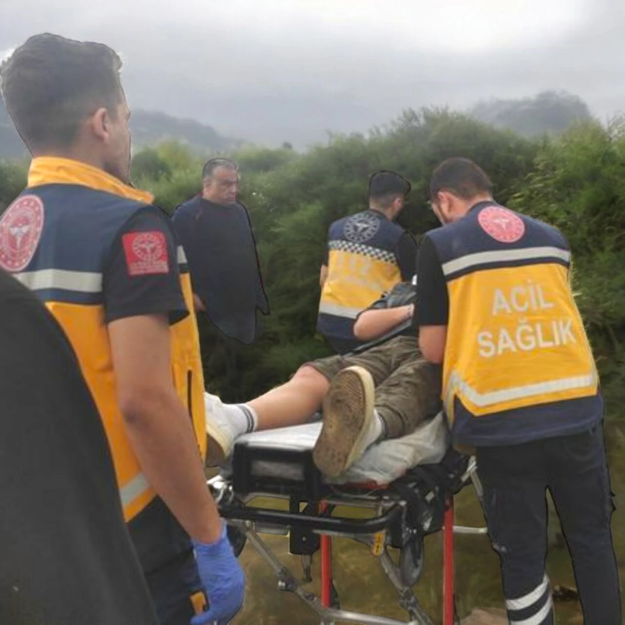 İşçi taşıyan servis aracı kaza yaptı, 2 kişi ağır olmak üzere 12 kişi yaralandı!