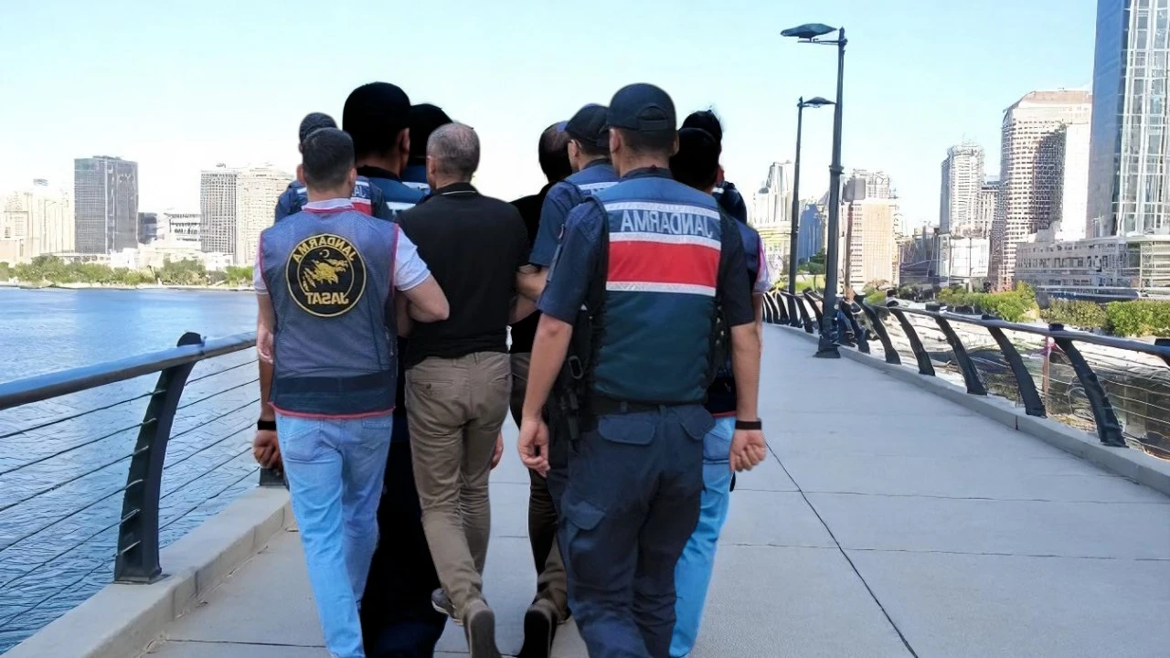 Hırsızlık yapmak için işe gider gibi rutin yaptı! Tam 20 milyon TL'lik vurgun gerçekleştirdi!