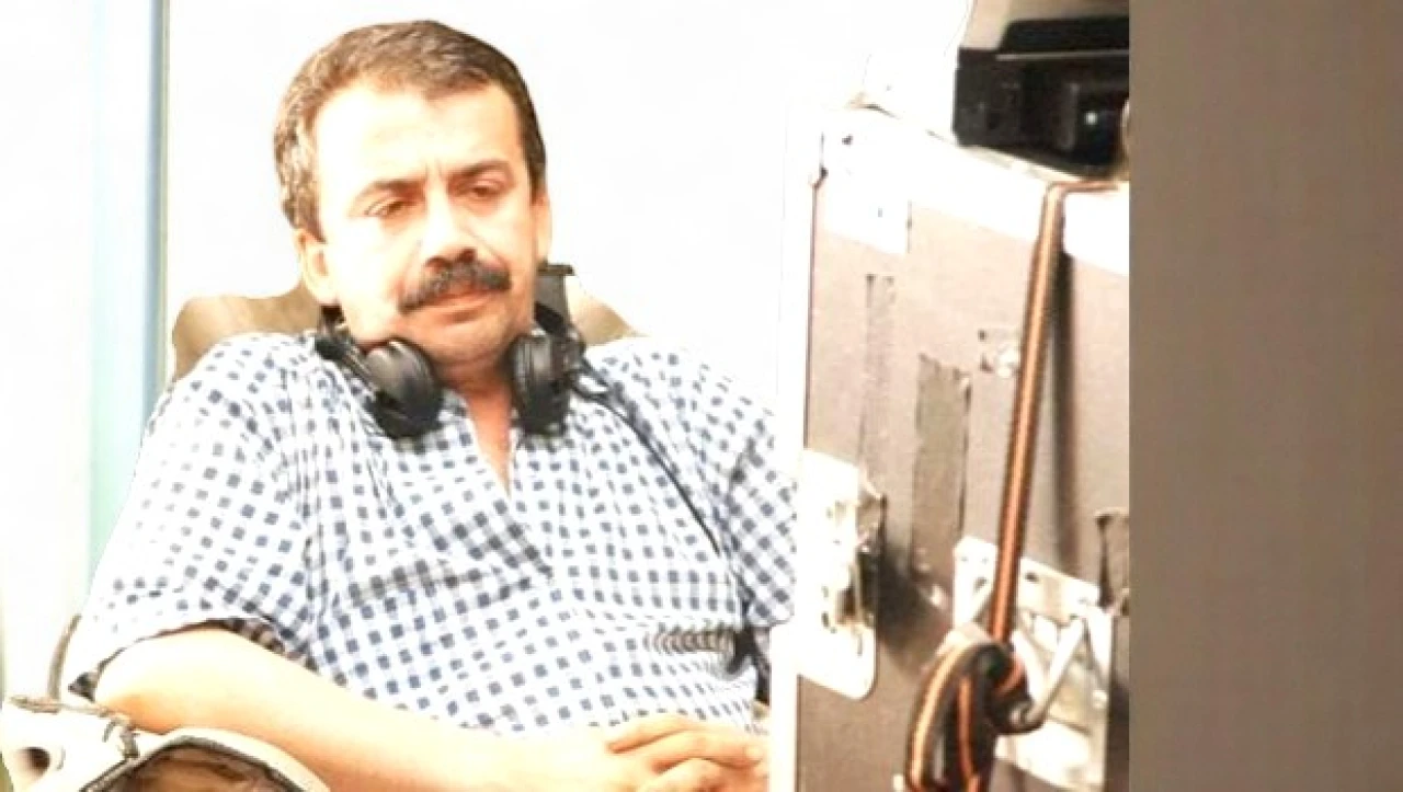 Sırrı Süreyya Önder: Siyasette Farklı Bir Perspektifin Temsilcisi