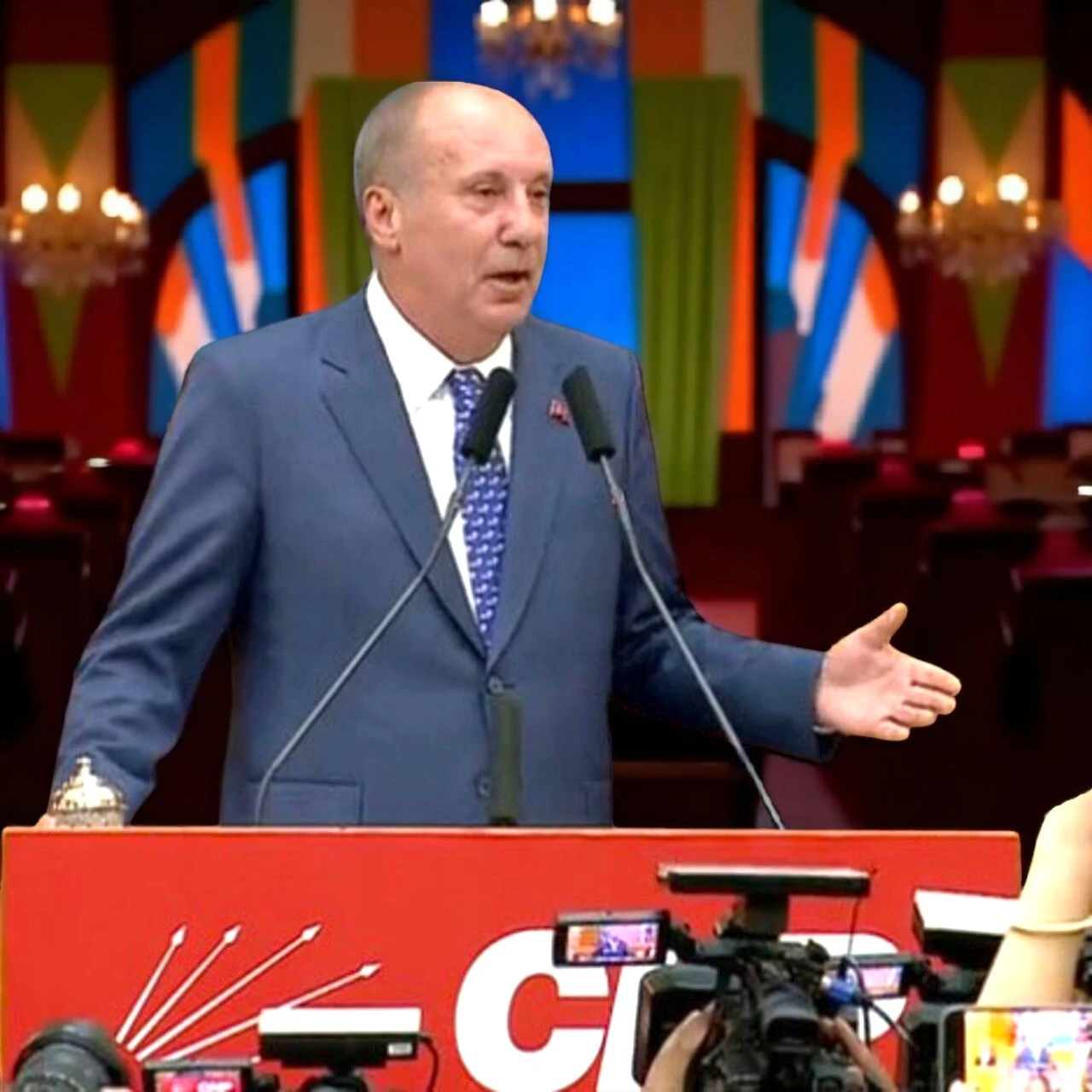 CHP Genel Başkanı Özgür Özel'in asgari ücret için önerdiği rakam 30 bin 205 TL oldu.