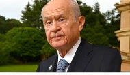 MHP Genel Başkanı Devlet Bahçeli, ünlü sanatçı Volkan Konak'a taziye mesajı ile destek verdi.