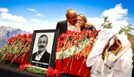"Sırrı Süreyya Önder'in Kızı Ceren, Babasını Duygusal Bir Törenle Anıyor"