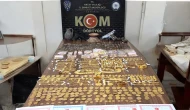 Hatay'da altın ticareti yapan 5 kuyumcu, düşük ayarlı altın sattıkları iddiasıyla yakalandı.