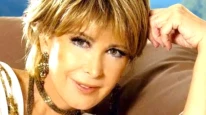 Filiz Akın'ın mezarı, unutulmaz anıları geri getirerek sessizce konuşuyor!