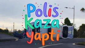 Bursa'da meydana gelen trafik kazasında polis aracı devrildi! Olayda 2 polis memuru da dahil olmak üzere 5 kişi yaralandı.