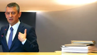 Özgür Özel'in 'cunta başkanı' açıklaması: Erdoğan cuntacı değildir!