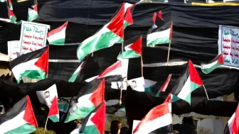 Yemen Halkı İsrail ve ABD'nin Saldırılarını Protesto Etti