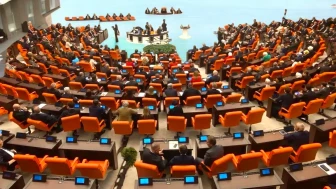 Diyanet'in yeni düzenlemesiyle birlikte farklı kurumlarda manevi danışmanlık hizmeti verilmesi dikkat çekiyor.