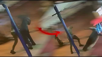 Bağdat Caddesi'nde Vahşi Saldırı Anları Kameraya Yansıdı: Tek Yumrukla Felç Etti, Ardından Kalp Masajı Yaptı!