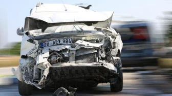 Hatay'da meydana gelen trafik kazasında kamyon 3 aracı ezdi: 1 kişi hayatını kaybetti, 10 kişi yaralandı