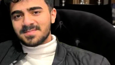 Kaza sonrası aracından çıkan sürücüye TIR çarptı!