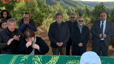 Ünlü sanatçı Sezai Altekin’in vefatı sonrası sevenleri tarafından son yolculuğuna uğurlandı.