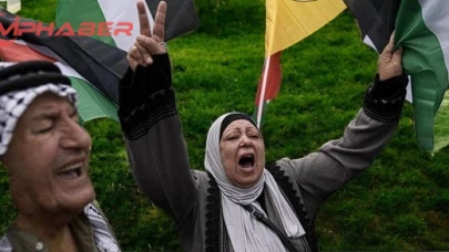 İsrail tarafından serbest bırakılan Filistinliler, aileleriyle buluşma için heyecanla bekliyor.