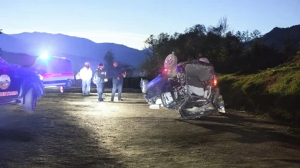 Rize'de meydana gelen trafik kazasında otomobil takla attı: 3 kişi hayatını kaybetti, 2 kişi yaralandı.