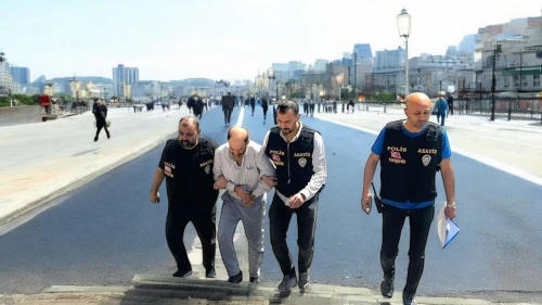 Bankaya silahla baskın yapan zanlı polis tarafından yakalandı