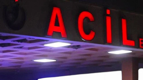 Elazığ'da 14 yaşındaki çocuk, babasını silahla öldürerek annesini yaraladı.