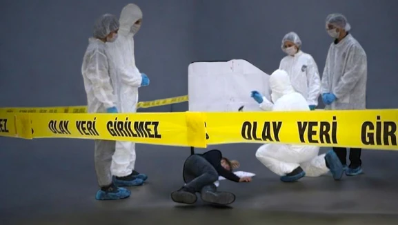 Dehşet verici olay! İçeri girmek isterken çatıdan düşerek hayatını kaybetti