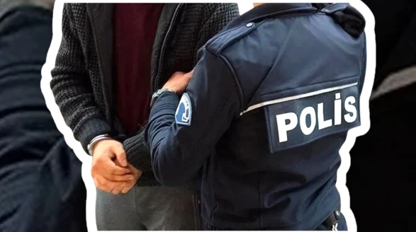 Kahramanmaraş'ta düzenlenen kaçak silah operasyonunda gözaltına alınan 13 şüpheli tutuklandı