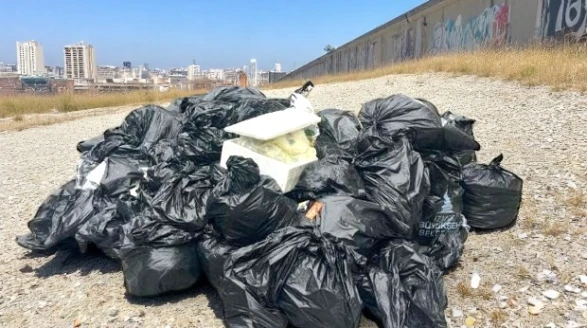 İzmir'de grev nedeniyle çöp yığınları artıyor, kriz derinleşiyor!